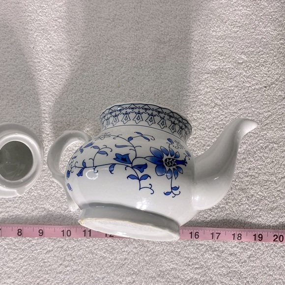 Vintage Blue White Floral Print Ceramic Teapot - Picture 3 of 12